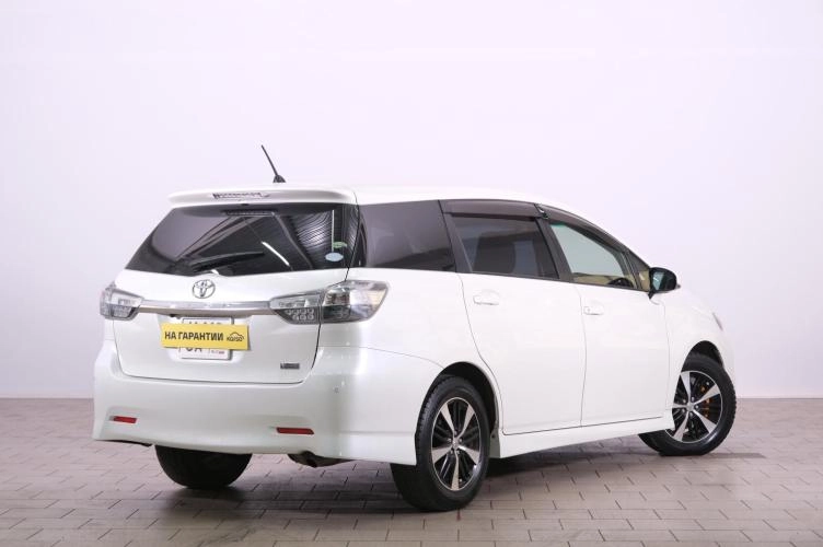 Toyota Wish 6 из 6