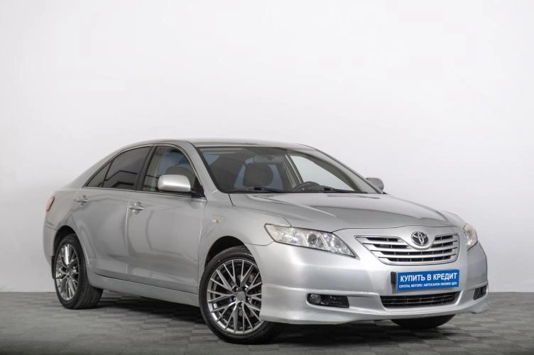 Toyota Camry 1 из 6