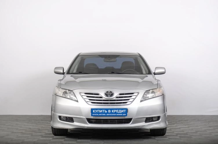 Toyota Camry 3 из 6