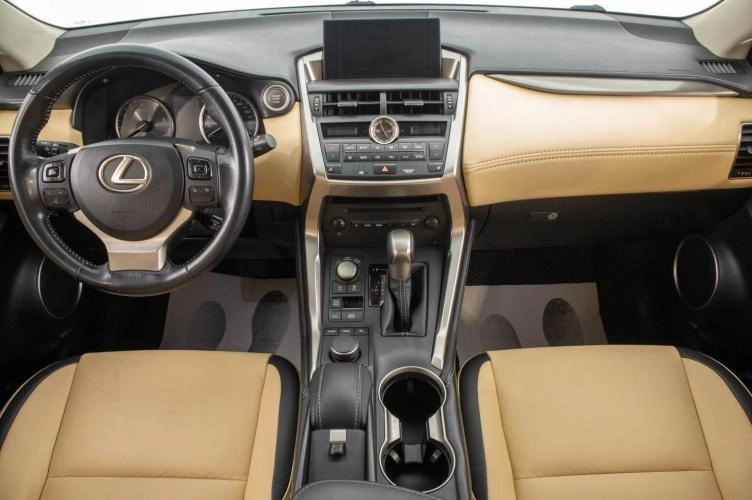 Lexus NX 9 из 26