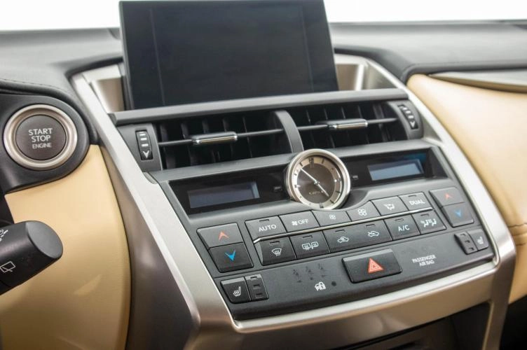 Lexus NX 18 из 26