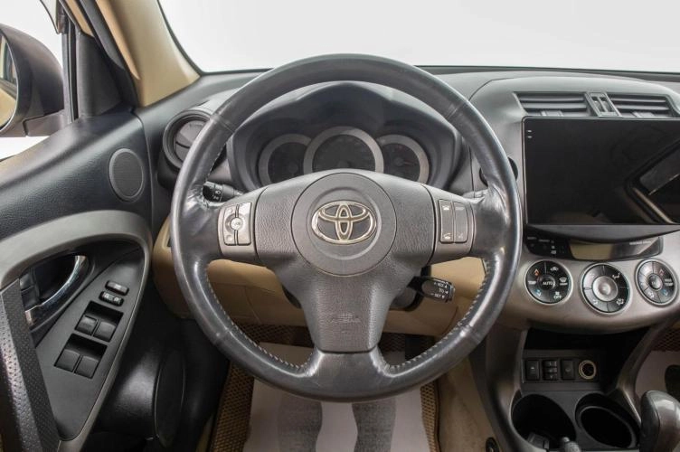 Toyota RAV4 14 из 29