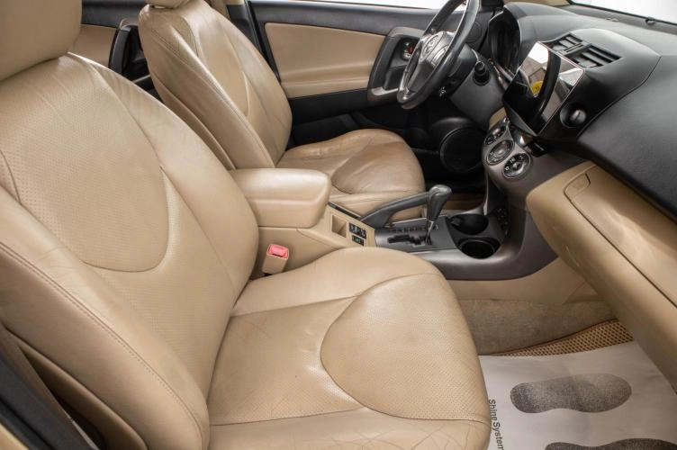 Toyota RAV4 25 из 29