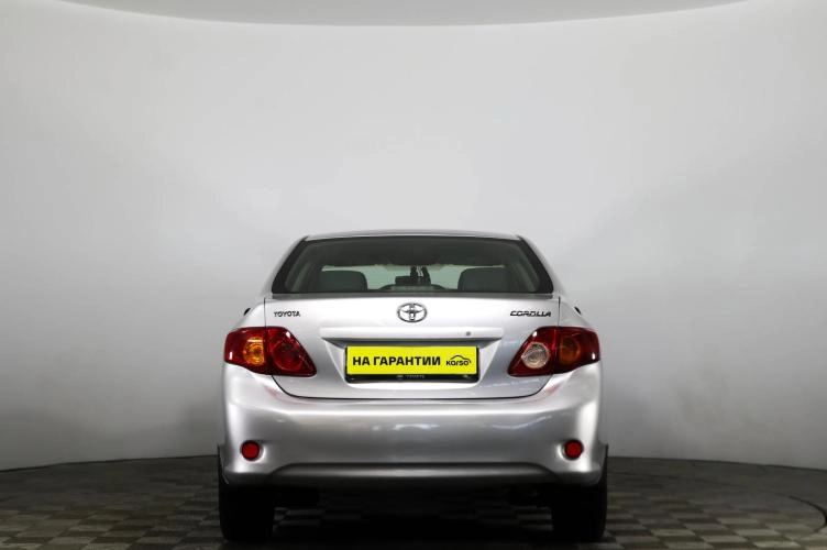 Toyota Corolla 5 из 6