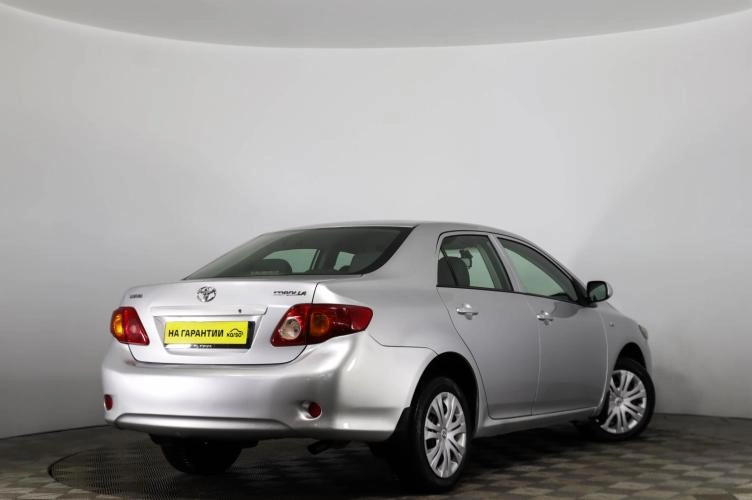 Toyota Corolla 4 из 6