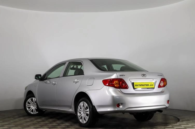 Toyota Corolla 6 из 6