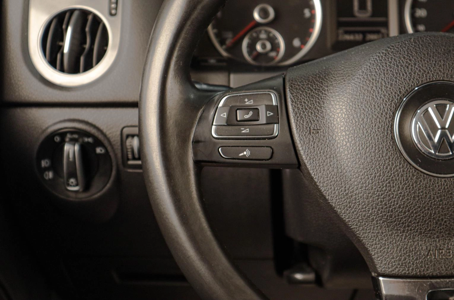 Volkswagen Tiguan 10 из 19