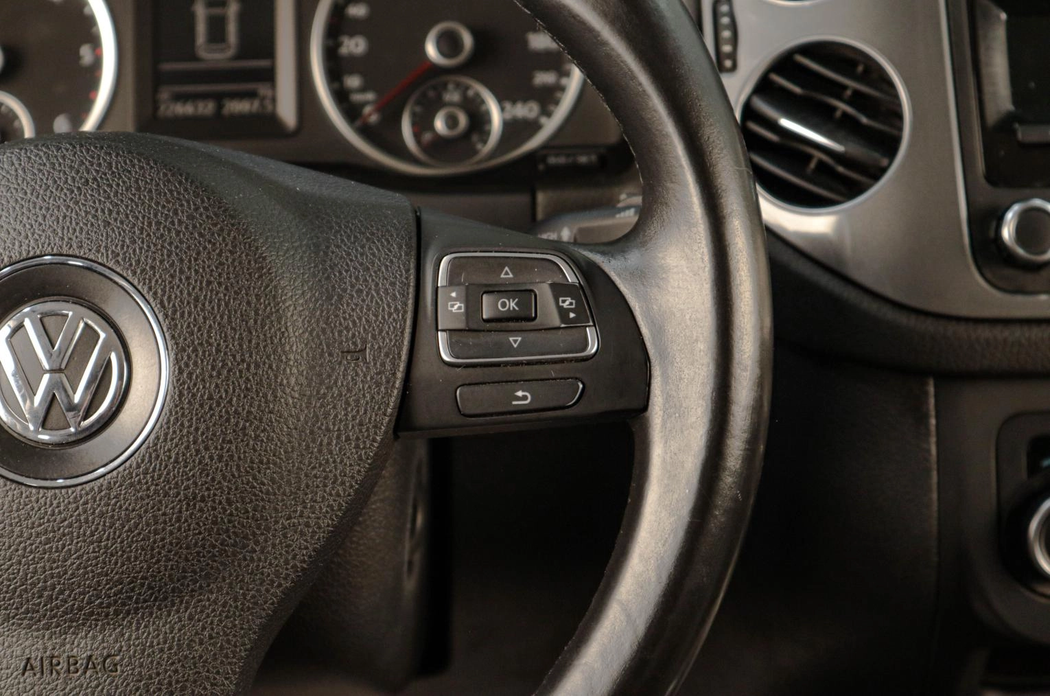 Volkswagen Tiguan 11 из 19