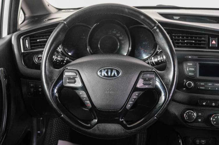 KIA cee'd 15 из 22