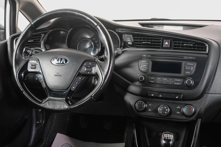 KIA cee'd 12 из 22