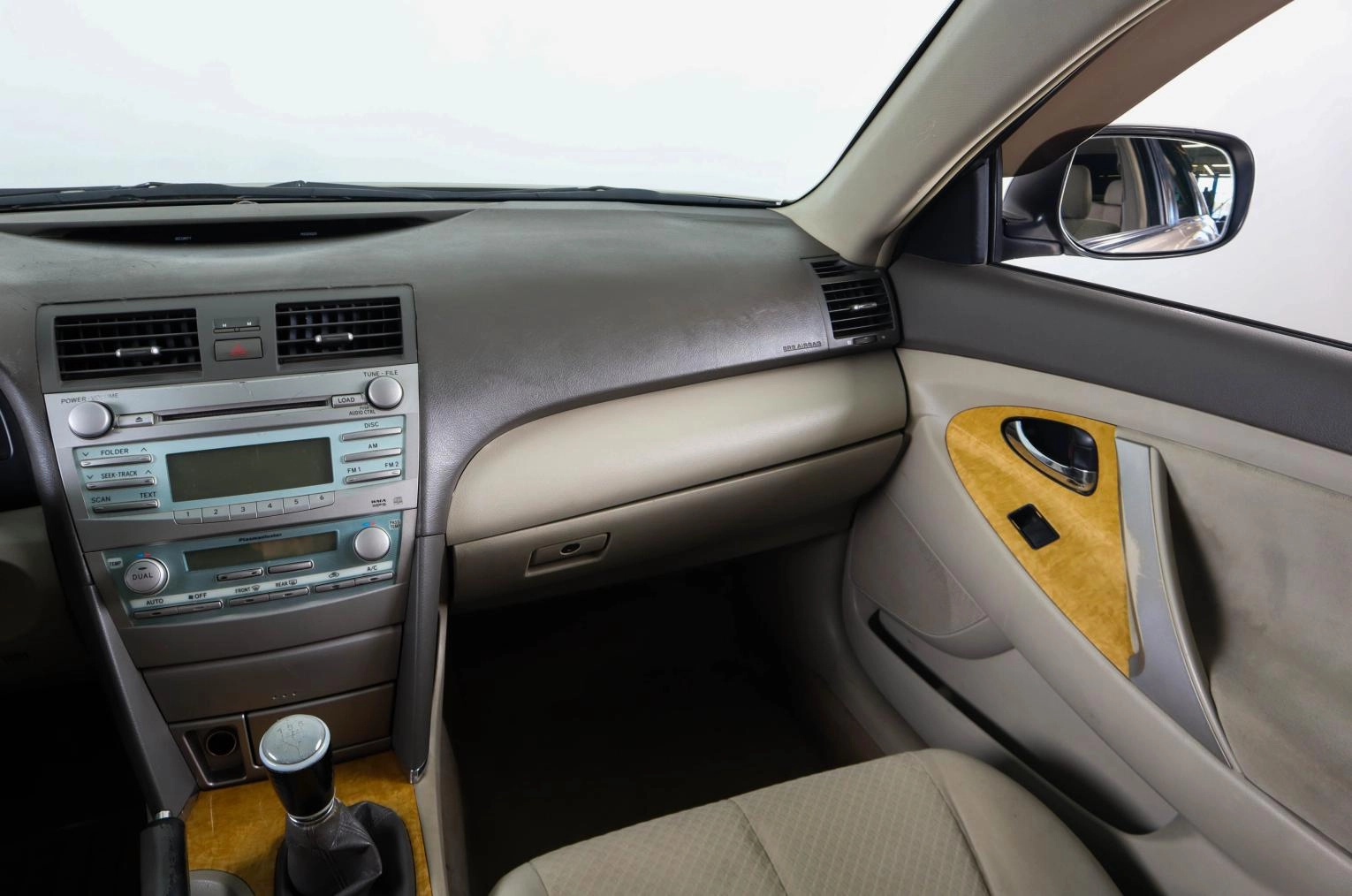 Toyota Camry 13 из 20