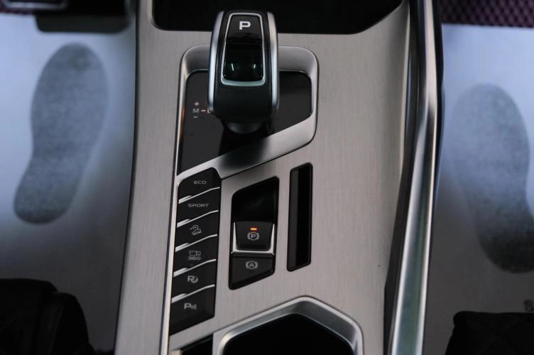 Geely Coolray 17 из 23