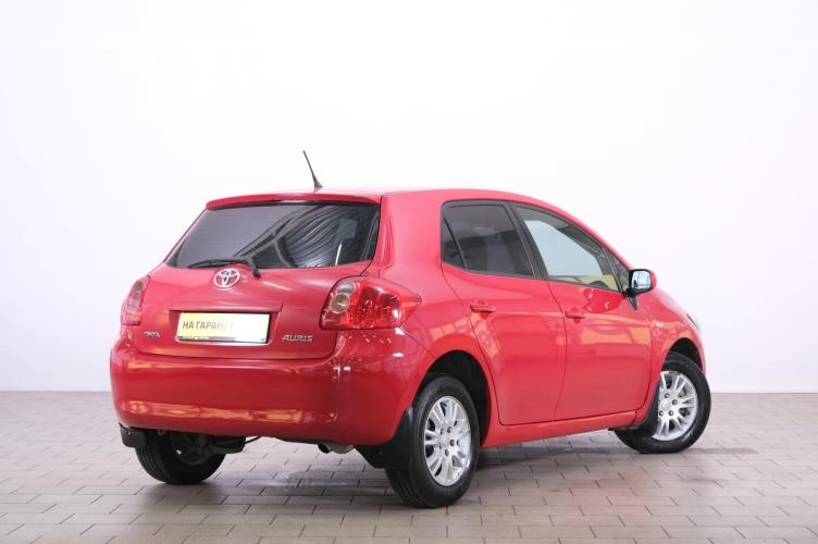 Toyota Auris 6 из 6