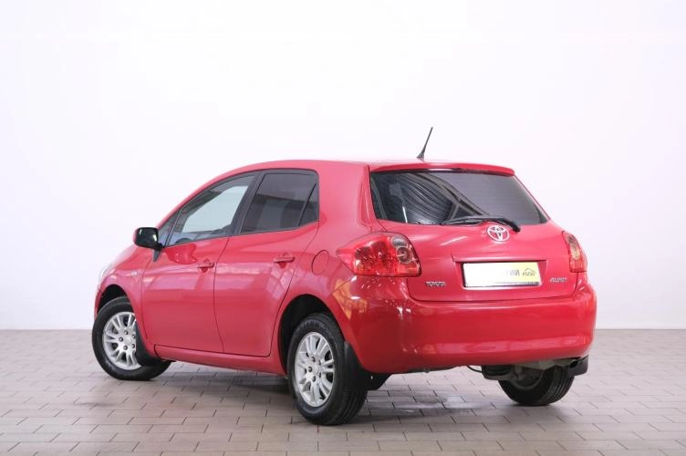 Toyota Auris 4 из 6