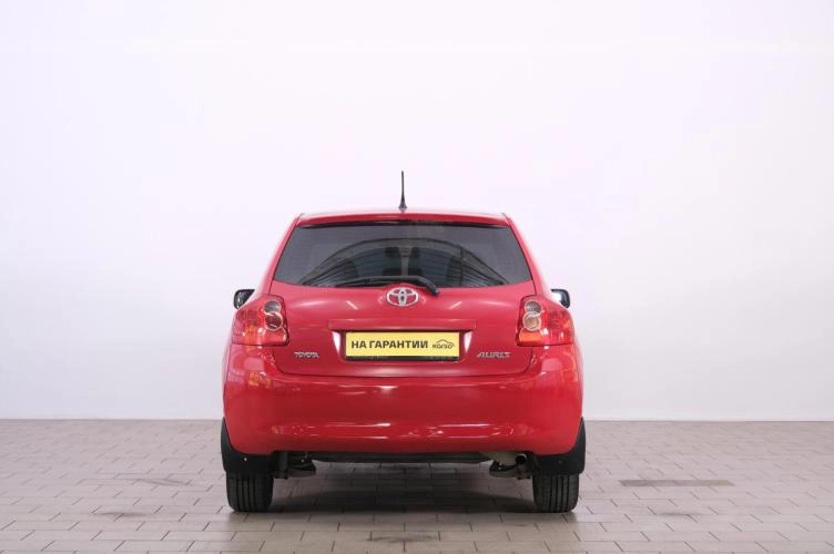 Toyota Auris 5 из 6