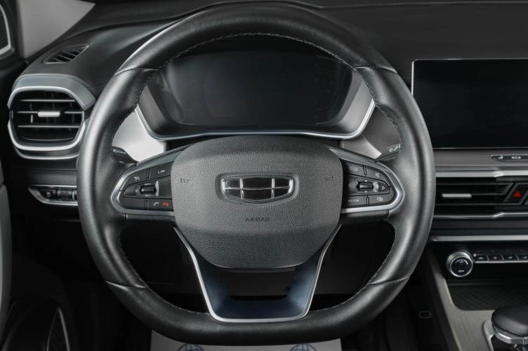 Geely Coolray 13 из 18
