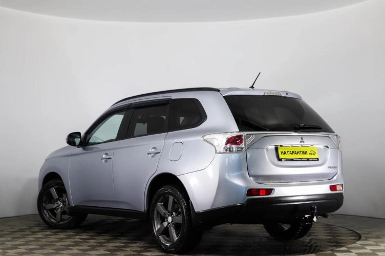 Mitsubishi Outlander 6 из 6