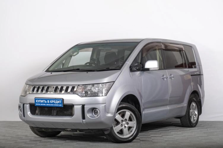 Mitsubishi Delica D5 2 из 6