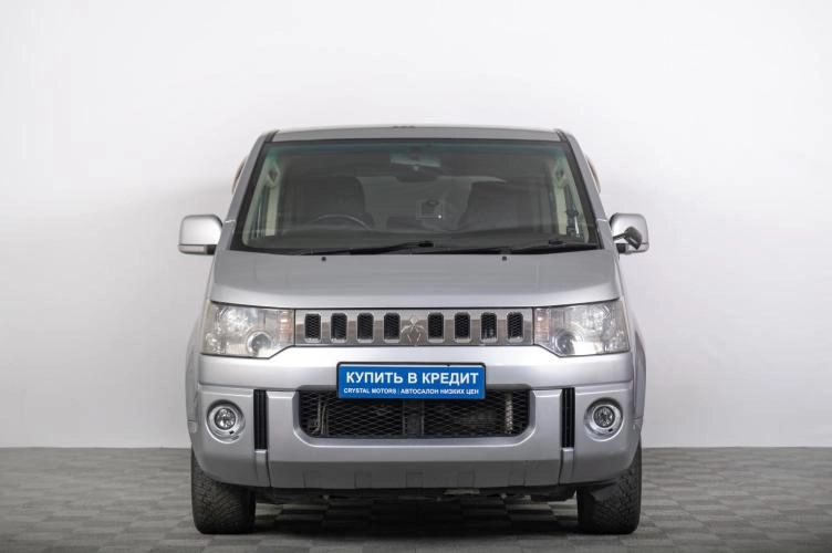 Mitsubishi Delica D5 3 из 6