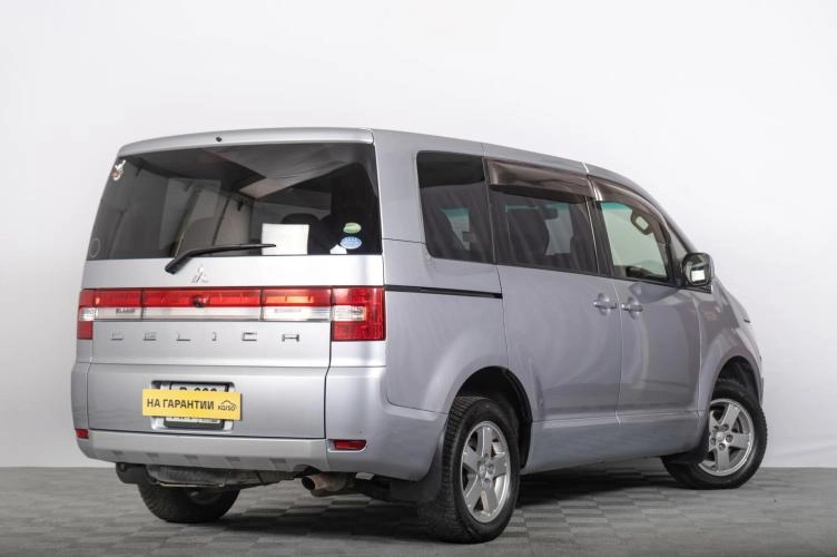 Mitsubishi Delica D5 6 из 6