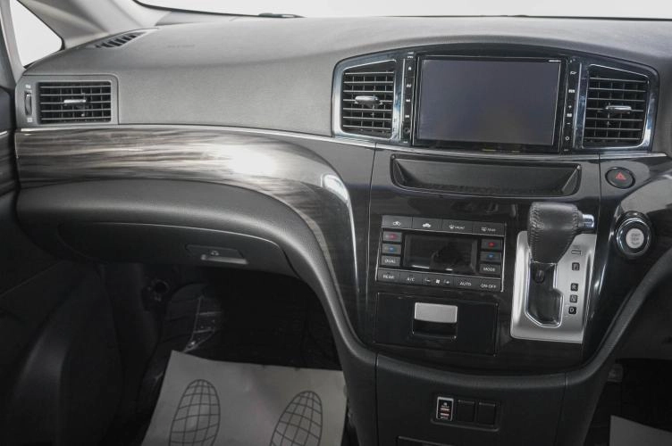Nissan Elgrand 14 из 24