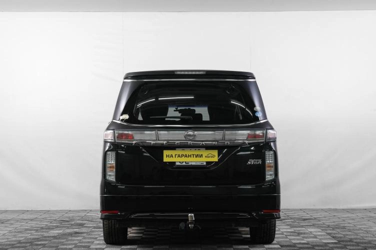 Nissan Elgrand 5 из 6