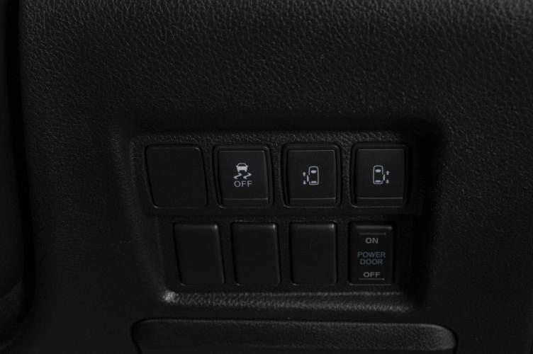 Nissan Elgrand 21 из 24