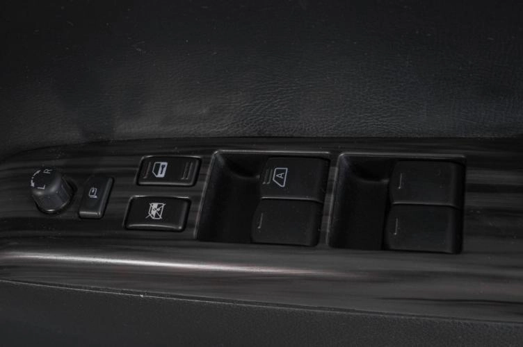 Nissan Elgrand 22 из 24