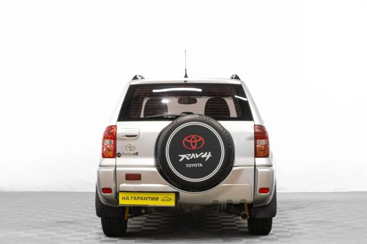 Toyota RAV4 5 из 6