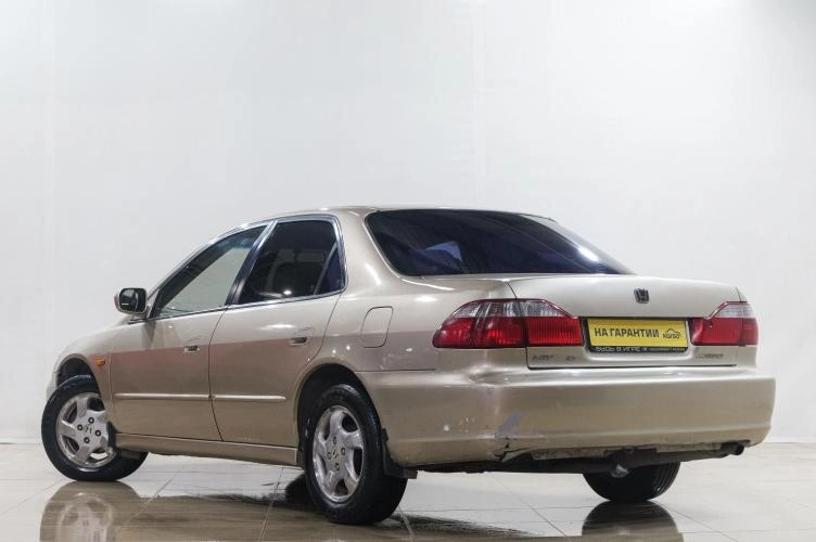 Honda Accord 4 из 6