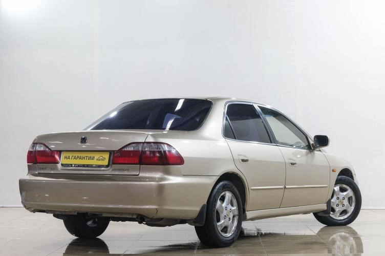 Honda Accord 6 из 6