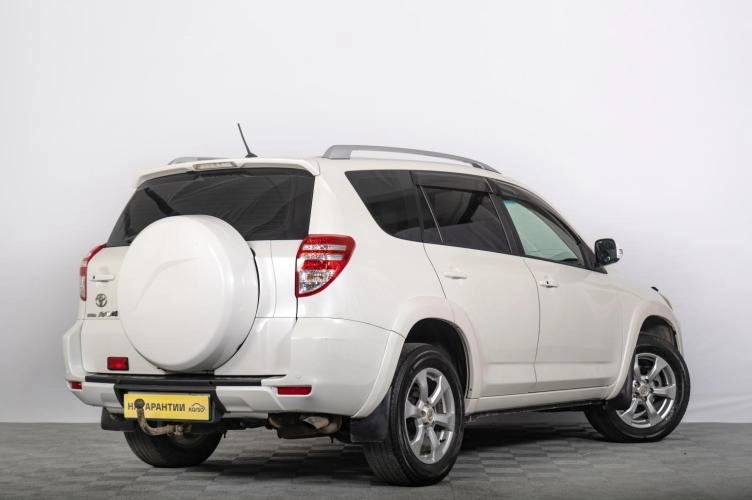 Toyota RAV4 6 из 6