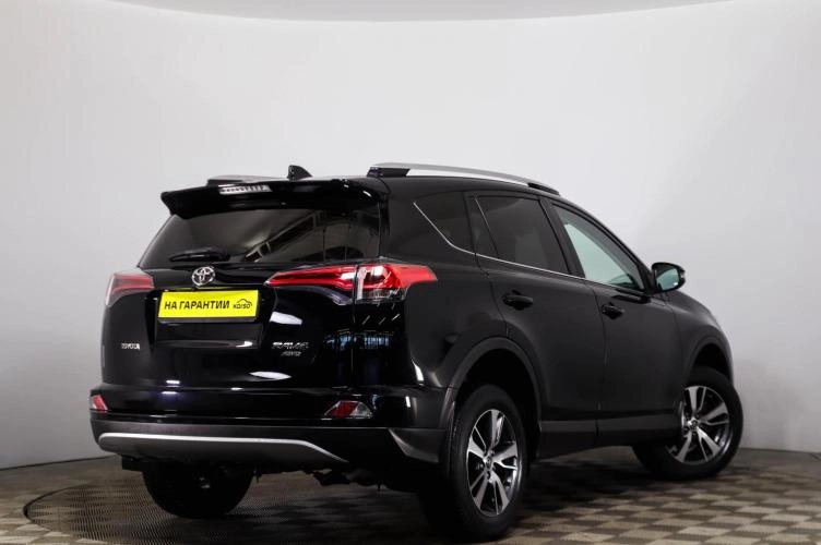 Toyota RAV4 4 из 6