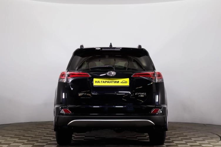 Toyota RAV4 5 из 6