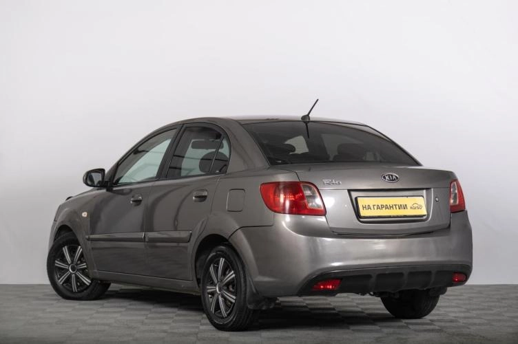 KIA Rio 5 из 6