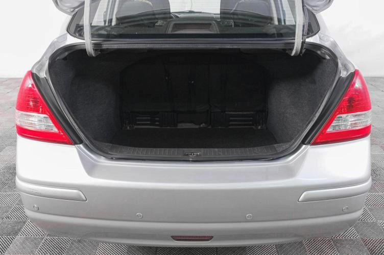Nissan Tiida 7 из 20