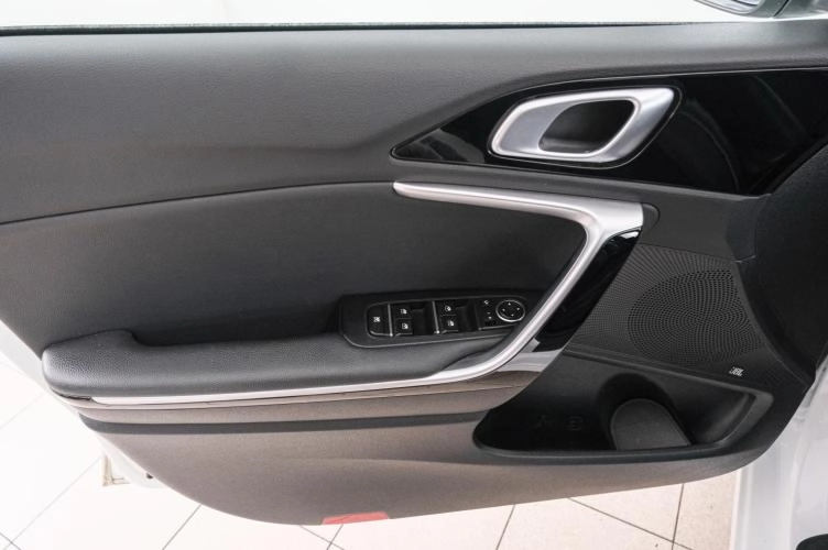 KIA cee'd 20 из 23