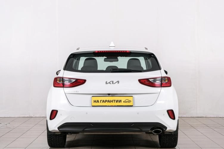 KIA cee'd 5 из 23