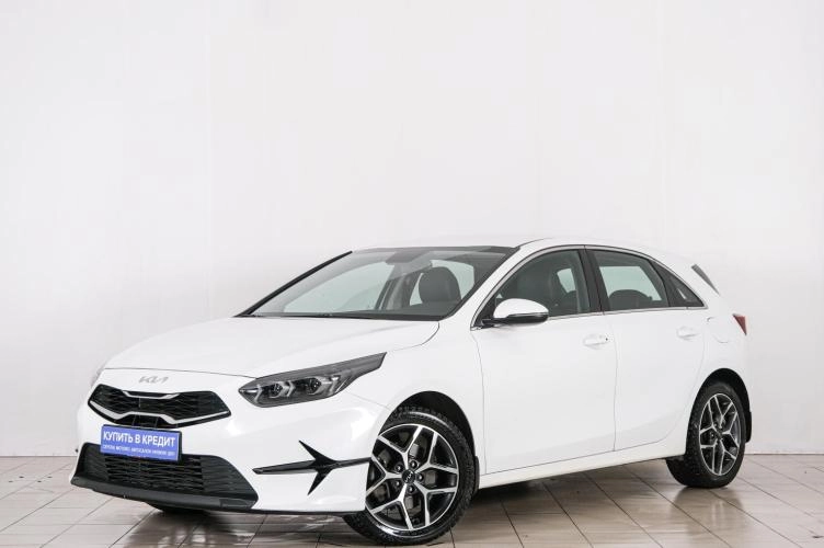 KIA cee'd 3 из 23