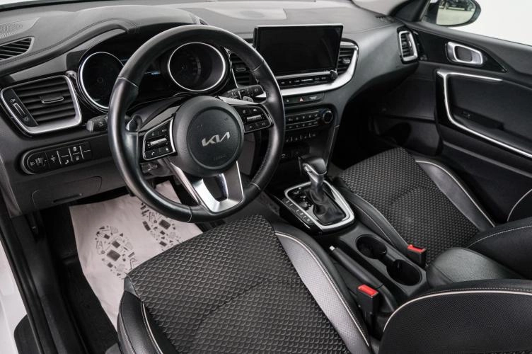 KIA cee'd 8 из 23