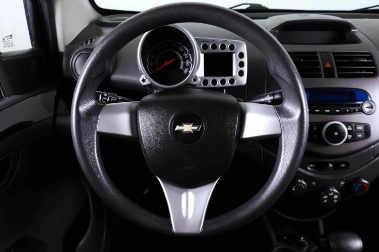 Chevrolet Spark 15 из 21
