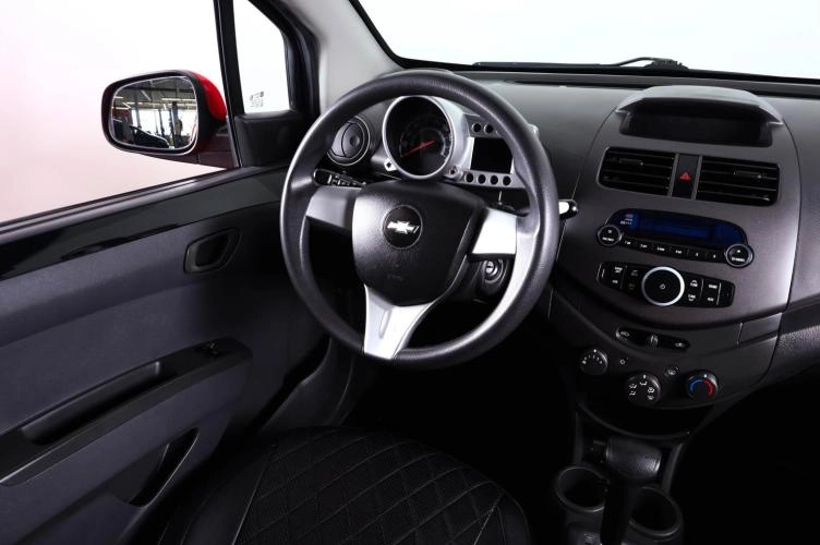 Chevrolet Spark 12 из 21