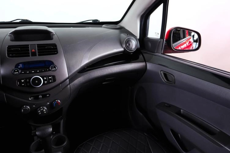 Chevrolet Spark 14 из 21