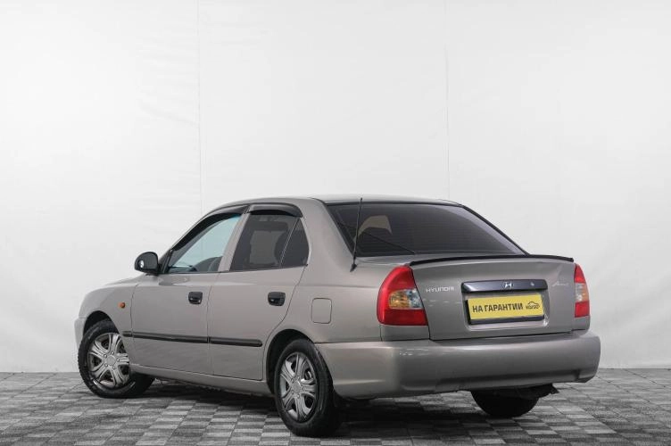 Hyundai Accent 4 из 6