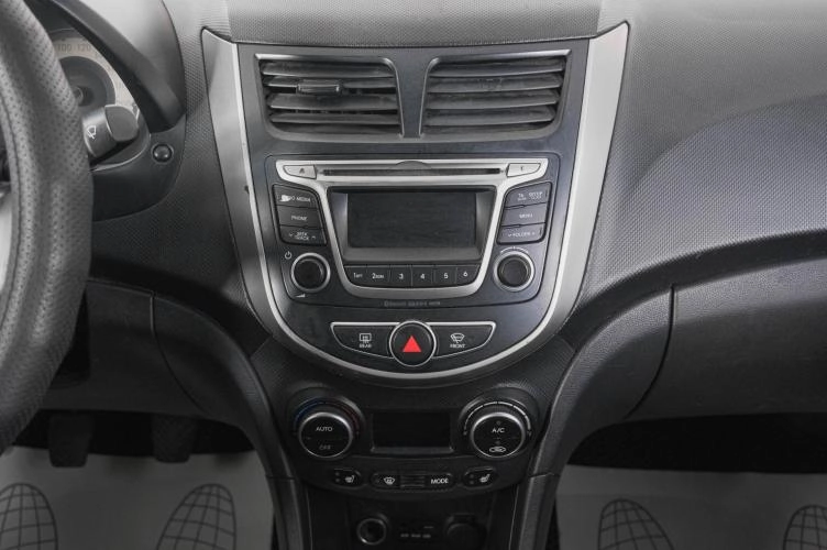 Hyundai Solaris 17 из 20