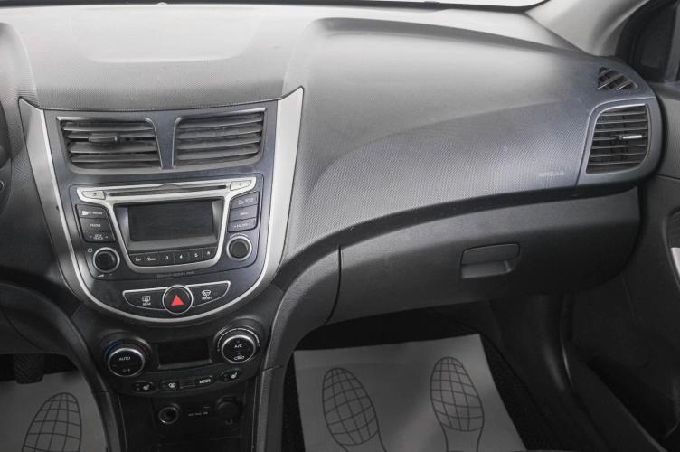 Hyundai Solaris 13 из 20