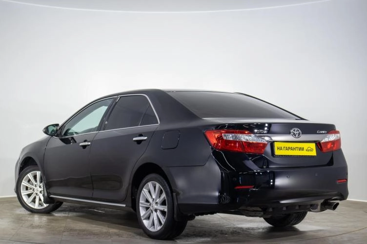 Toyota Camry 6 из 6