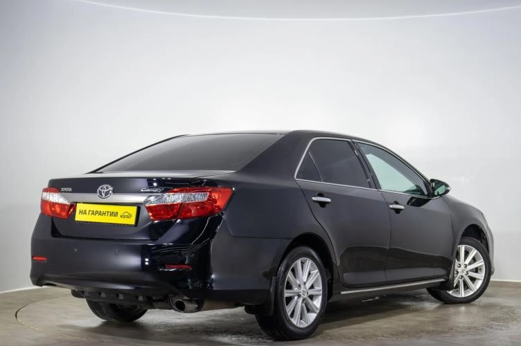 Toyota Camry 4 из 6