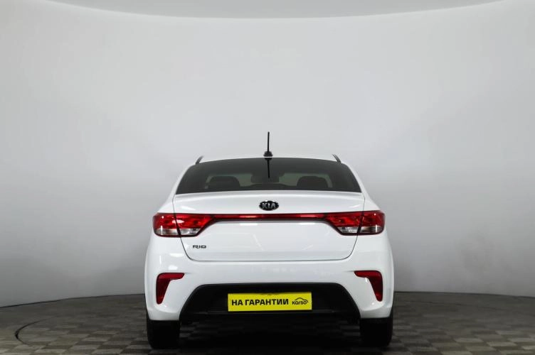 KIA Rio 5 из 6
