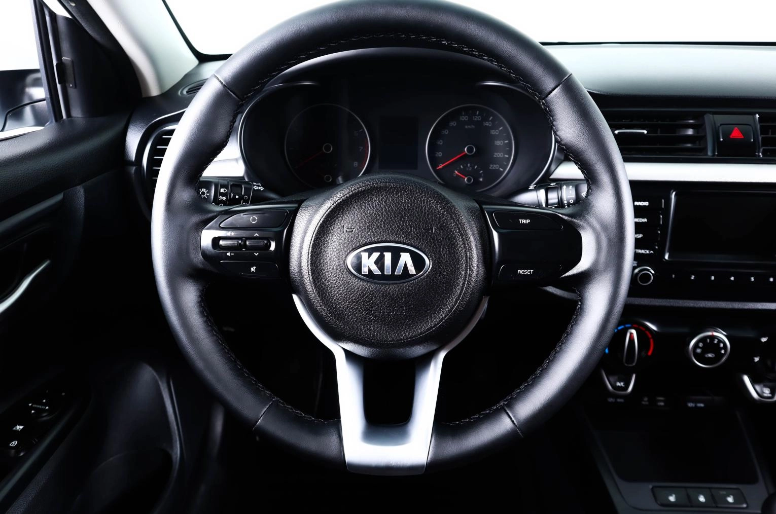 KIA Rio 15 из 24